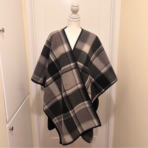 Ike Behar Poncho / Wrap